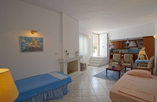 Galaxidi House | Comfortable holiday home - Seafarer's Shelter