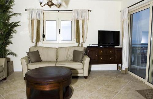 Adele House | Comfortable holiday house for 10 persons, with swimming pool