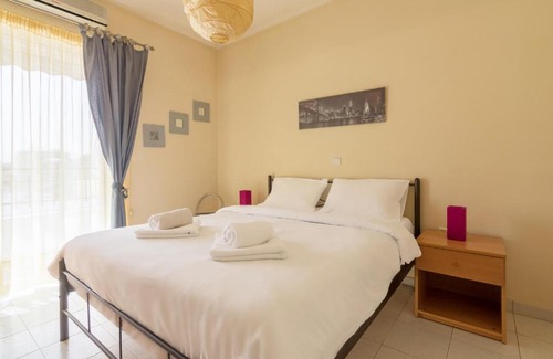 Athens Apartment | Comfy 2 bedroom apartment with balcony