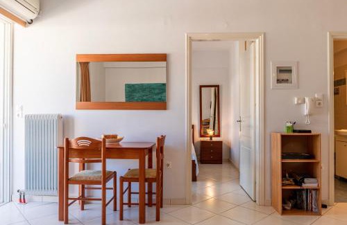 Kalamata Apartment | Comfy beach flat, 10min to the city center