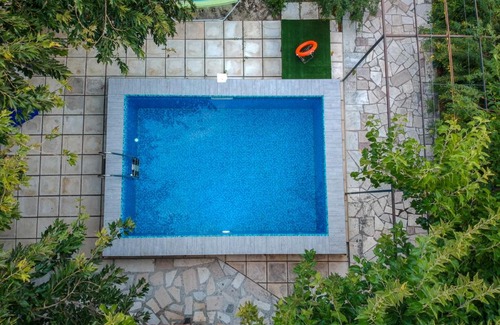 Vrahati Villa | CorinthianVillas Orange Villa
