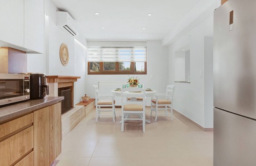Khartata Villa | Country House 'Olivella Luxury Suites' with Private Terrace, Wi-Fi and Air Conditioning