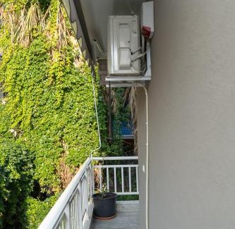 Katerini Apartment | Cozy Garden View Apartment in Paralia
