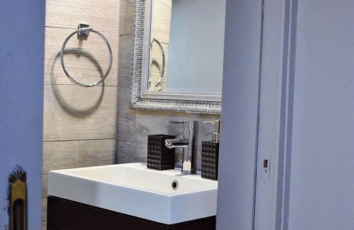 Old Town Apartment | Cozy Room in the heart of the Old Venetian Harbor!