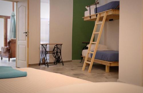 Ano Poli Hostel | Crossroads