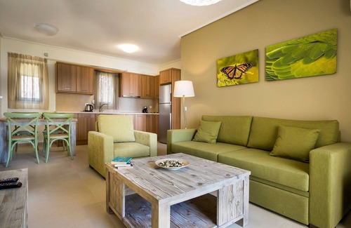 Karavomylos Villa | Deluxe Kefalonia Apartment | Apartment Leyland | 1 Bedroom | Pool and Sea View.
