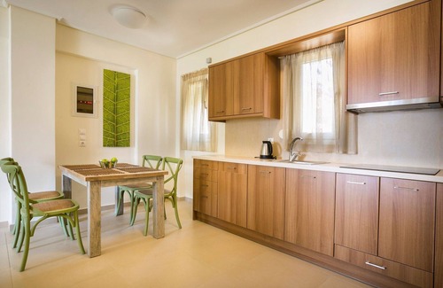 Karavomylos Villa | Deluxe Kefalonia Apartment | Apartment Leyland | 1 Bedroom | Pool and Sea View.