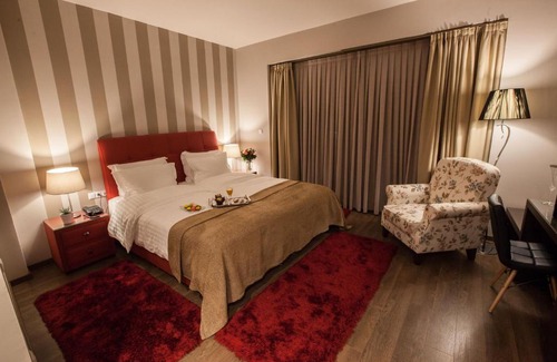 Drama Hotel | Diamond City Living