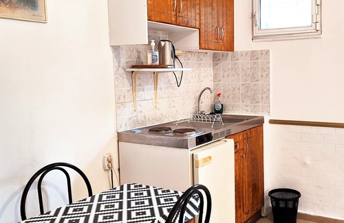 Ag. Georgios Hostel | Eleni Apartments Sant George Beach