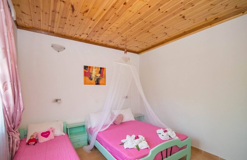 Sidari Apartment | Eleni Family Apartments - FAMILY AND FRIENDLY ENVIROMENT