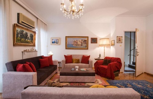 Athens City Centre Apartment | Elli's luxury, large apt in the center of Athens