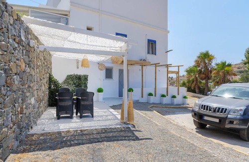 Megas Gialos Apartment | ENDLESS BLUE from Syros - Megas Gialos Suite 1