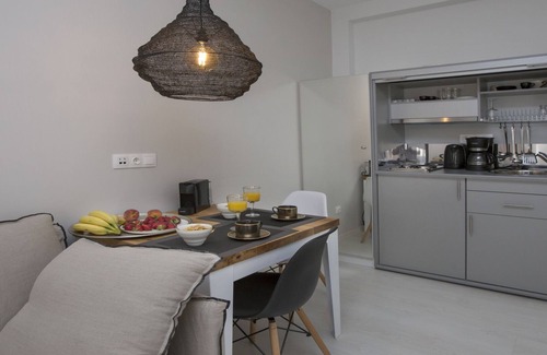 Athens City Centre Apartment | Ermou Stylish viewing studio