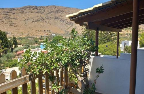 Pisses House | Evangelos Politis Rooms Kea