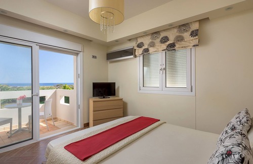 Afandou Villa | EverGreen Seaside Villa with swimming pool