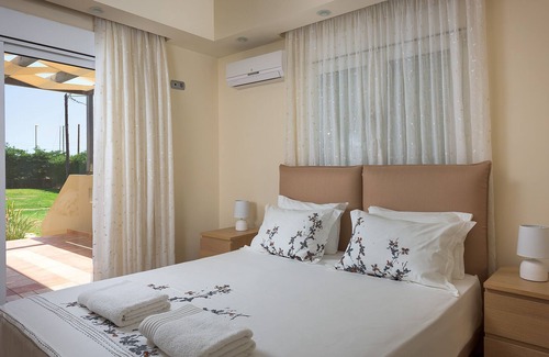 Afandou Villa | EverGreen Seaside Villa with swimming pool