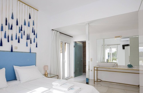 Marathi Villa | Exclusive seafront escape with heated infinity pool, hot tub and sea views