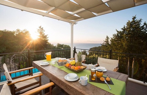 Koutsi Villa | Exclusive Villa Rooftop Terrace Pool