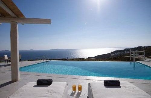 Faros Armenistis Villa | Exquisite Mykonos Villa Villa Ammos 4 Bedroom Private Pool Sea View Houlakia