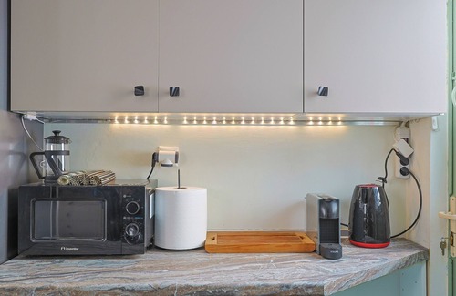Palaio Faliro Apartment | Faliron Urban Retreat