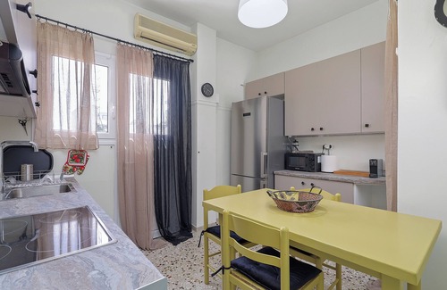 Palaio Faliro Apartment | Faliron Urban Retreat