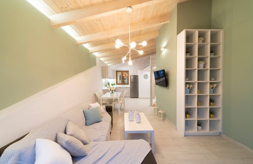 Old Town Rethymnon Apartment | Feels Like Home - The Loft in the heart of Rethymno Old Town. Breakfast Included