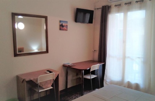Athens House | FENIAS APARTMENTs