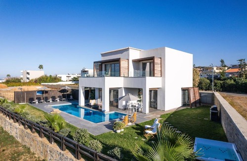 Stavromenos Villa | Feyre Boutique Mansion