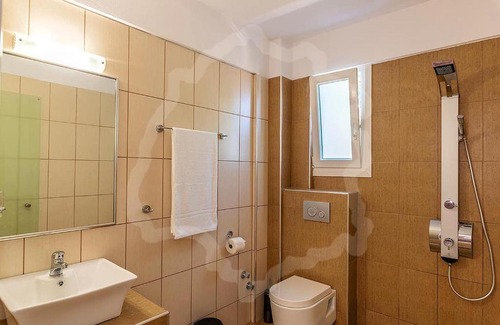 Chrisi Akti Apartment | Fregada