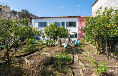 Gaios House | Garden home