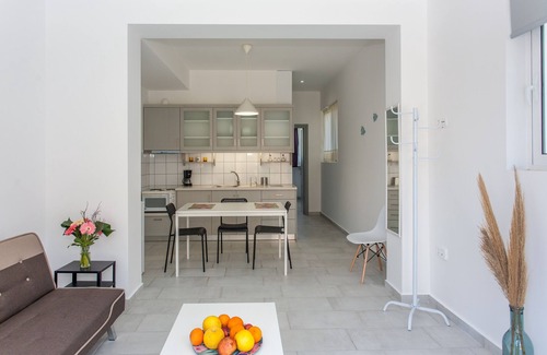 Kato Galatas Apartment | Glaros Homes
