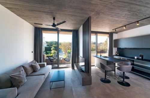 Petaloudes Apartment | Golden Sun Luxury Apartment Adults Only
