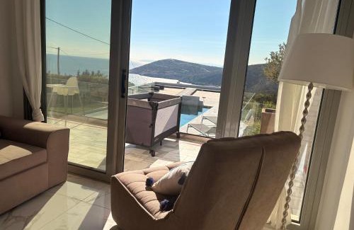 Kaki Thalassa House | Greek Sea Villas Kaki Thalassa 400m to the beach ,Athens
