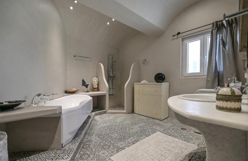 Naxos House | Grotta Sognare