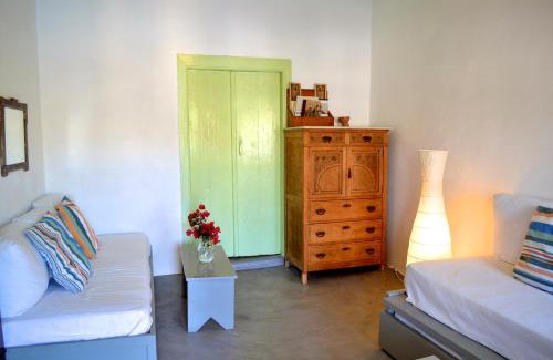 Korissia House | Hidesign Athens Traditional Stone House in Kea's Port
