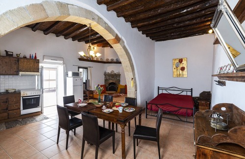 South Rhodes House | Holiday Home '1900's Traditional House in Asklipio' with Private Terrace, Wi-Fi and Air Conditioning