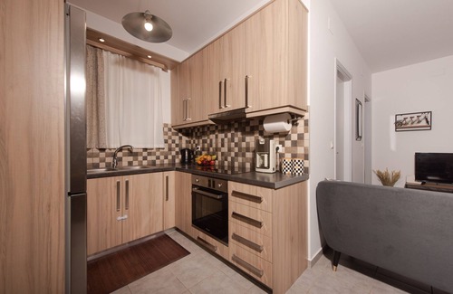 Agia Marina House | Holiday Home 'Koukounaria House' with Private Pool, Wi-Fi, and Air Conditioning