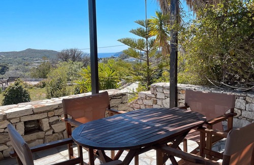 Kithira House | Holiday Home 'Kythiris Studios - Bungalow 1' with Sea View, Wi-Fi and Air Conditioning