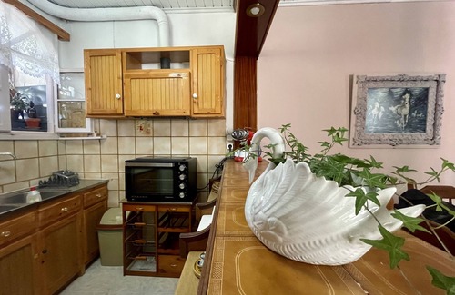 Achilleio House | Holiday Home 'Newstalgia House' with Private Terrace and Wi-Fi