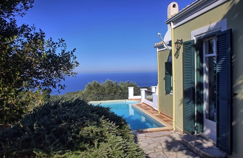 Kavallos House | Holiday Home 'Villa Ostria' with Sea View, Private Pool and Wi-Fi
