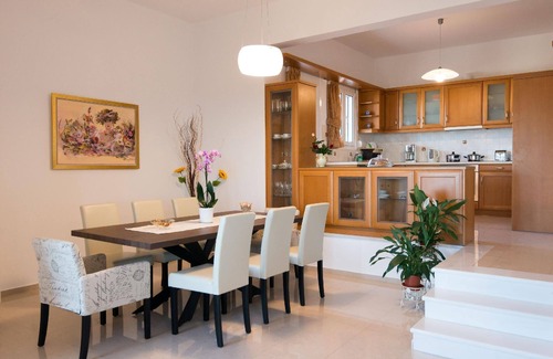 Dilofo House | Holiday house Giannoudi for 1 - 8 persons with 4 bedrooms - Twin house