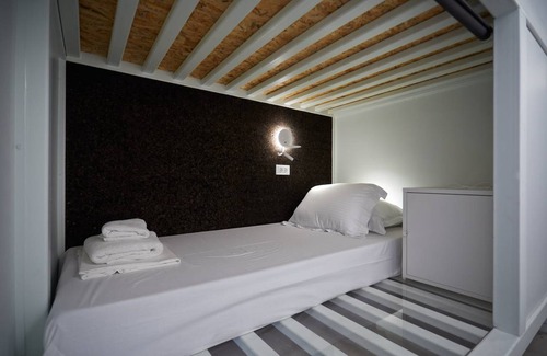 Oia Hostel | Hostel ∙ 8 guests