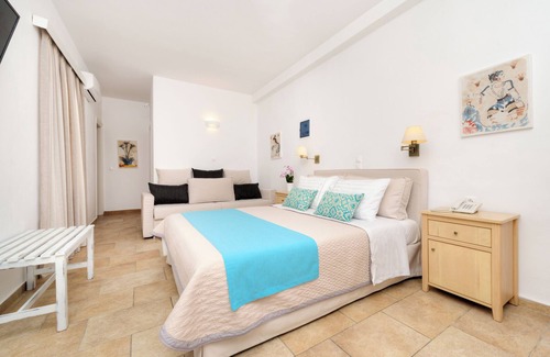 Akrotiri Hotel | Hotel Mathios Village