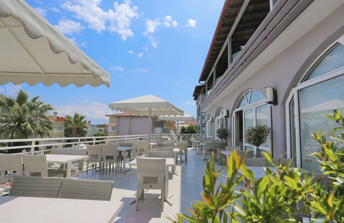 Haniotis Apartment | Hotel Tropical