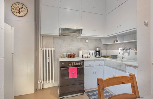 Neapoli Apartment | Inspired Townhouse Bright, Chic & Cozy