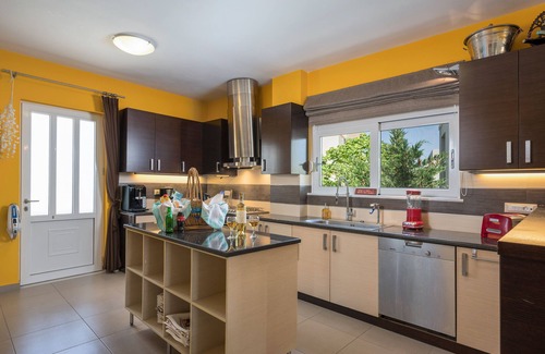 Kato Galatas Villa | Kalamaki Boutique Villa, Heated Pool, 5' From Beach