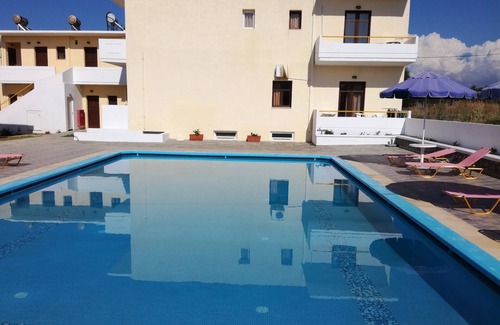 Kolymvari Apartment | Karmi Studios & Apartments