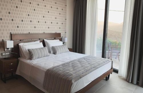 Marathokefala House | King Crimson Luxury Apartments