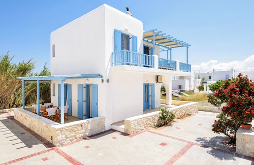 Ampelas Apartment | Kostantis Vacation Home - 70m From the Sandy Beach!