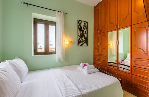 Platanias Town Apartment | La Casa Paterna